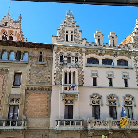 Apartaments Vicus 3 Con Vistas A La Plaza Mayor De Vic Dış mekan fotoğraf