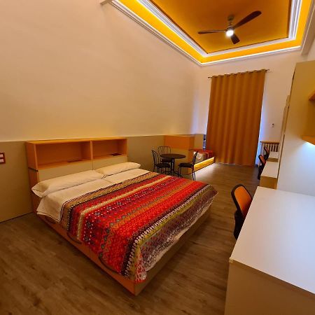 Apartaments Vicus 3 Con Vistas A La Plaza Mayor De Vic Dış mekan fotoğraf
