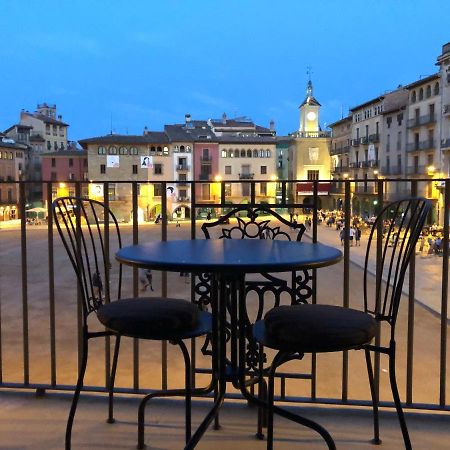 Apartaments Vicus 3 Con Vistas A La Plaza Mayor De Vic Dış mekan fotoğraf
