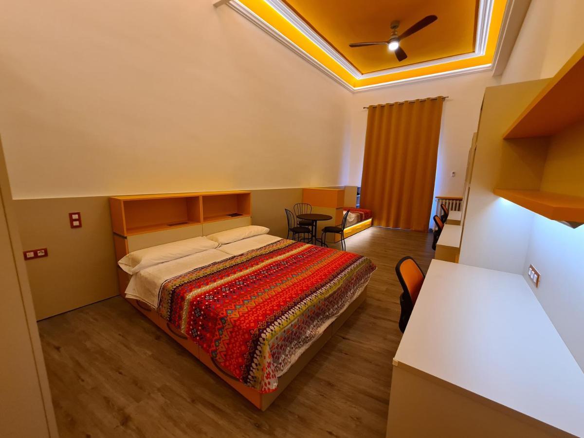 Apartaments Vicus 3 Con Vistas A La Plaza Mayor De Vic Dış mekan fotoğraf