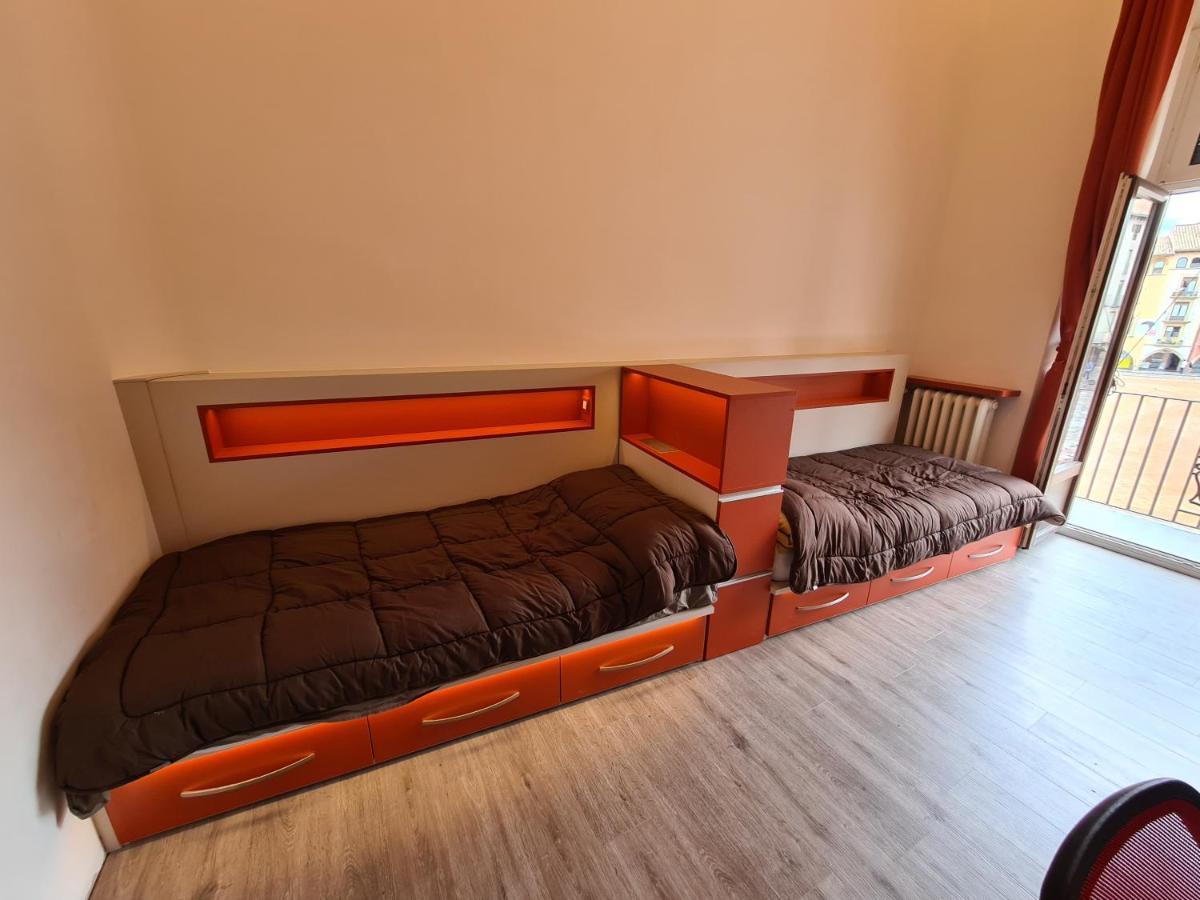 Apartaments Vicus 3 Con Vistas A La Plaza Mayor De Vic Dış mekan fotoğraf