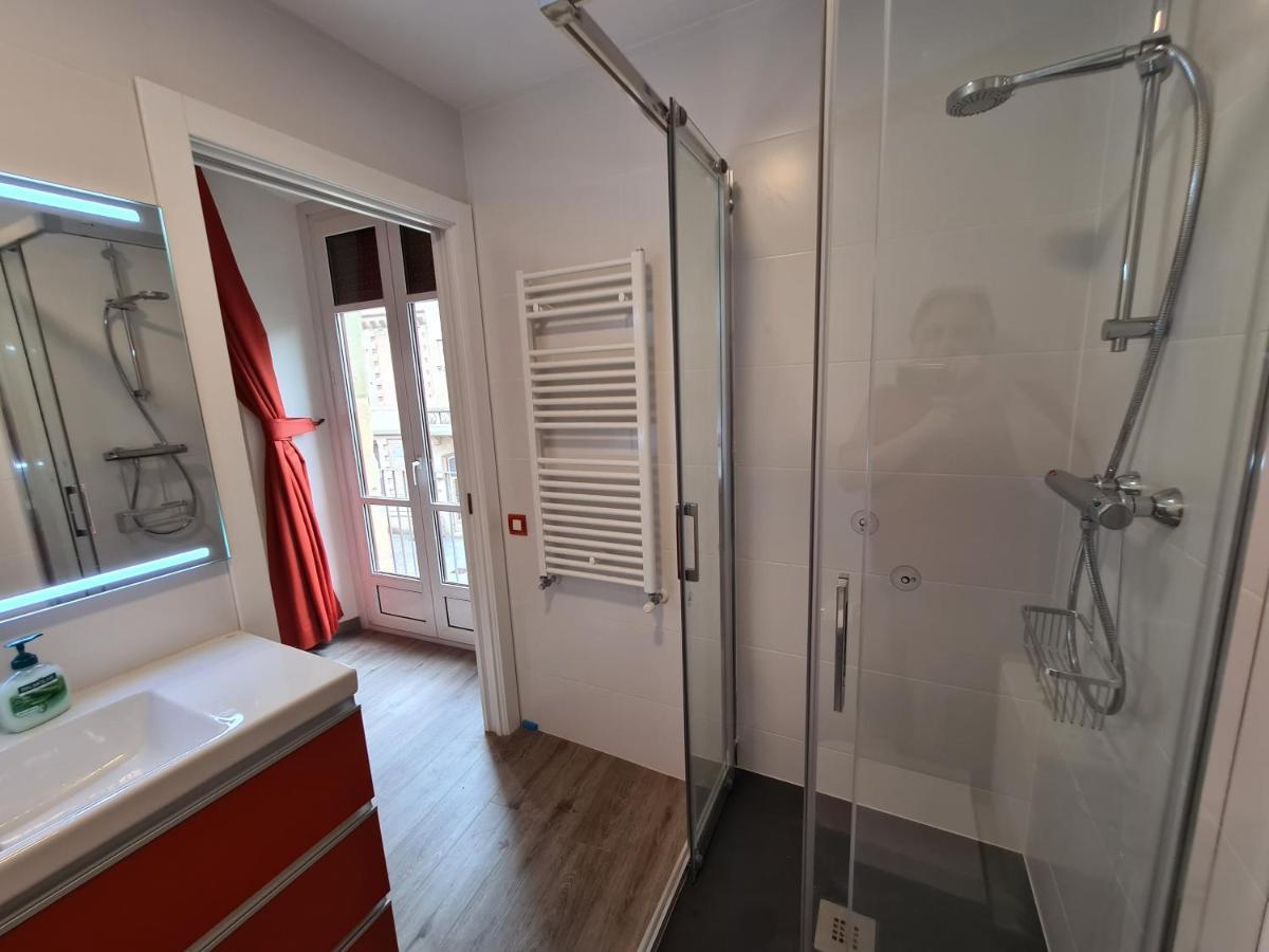 Apartaments Vicus 3 Con Vistas A La Plaza Mayor De Vic Dış mekan fotoğraf